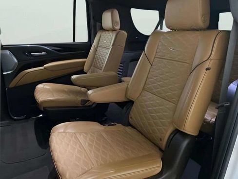 Used 2023 Cadillac Escalade ESV Sport w/ Touring Package AWD/4WD image 37