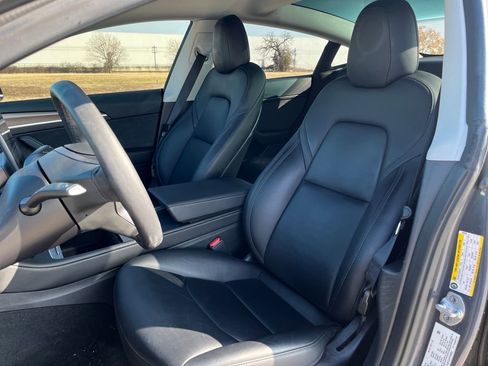 Used 2023 Tesla Model 3 Standard Range image 11