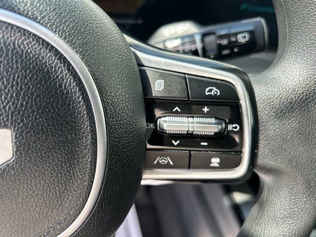 Used 2025 Kia Sorento LX FWD image 17