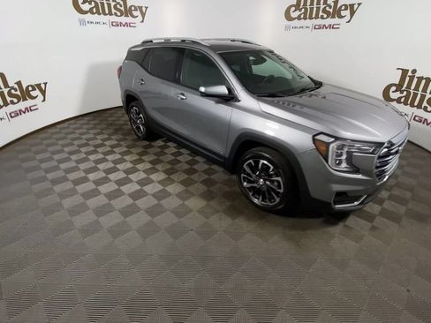 Certified 2023 GMC Terrain SLT AWD/4WD image 2