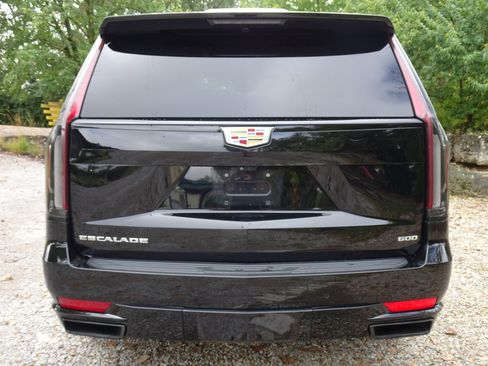 Used 2023 Cadillac Escalade Sport Platinum image 10