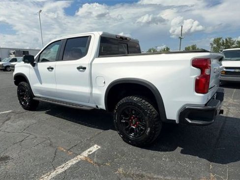 Used 2024 Chevrolet Silverado 1500 ZR2 w/ Technology Package image 6