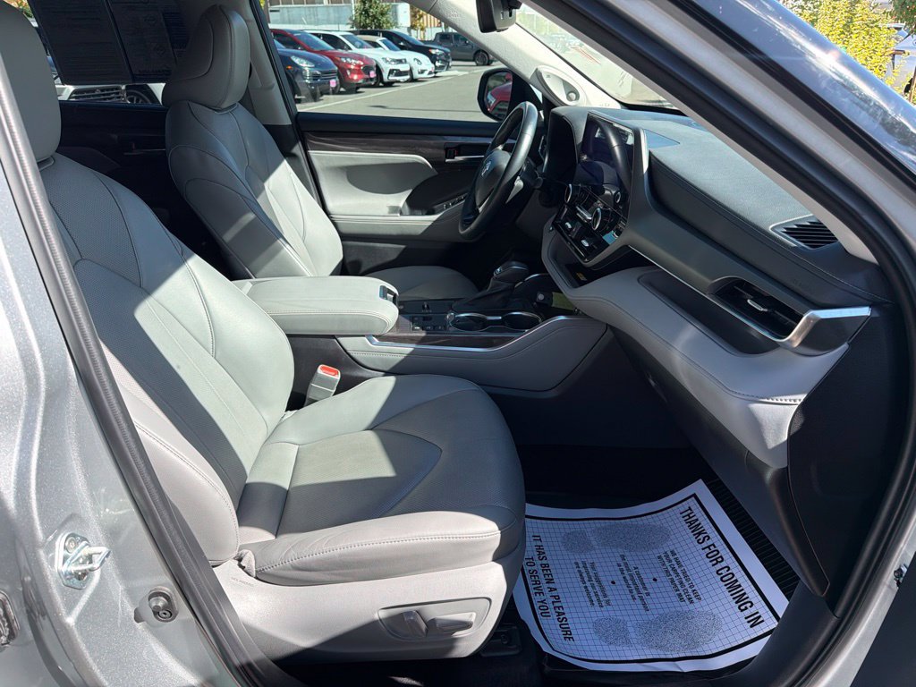 Used 2023 Toyota Highlander Limited AWD/4WD image 12