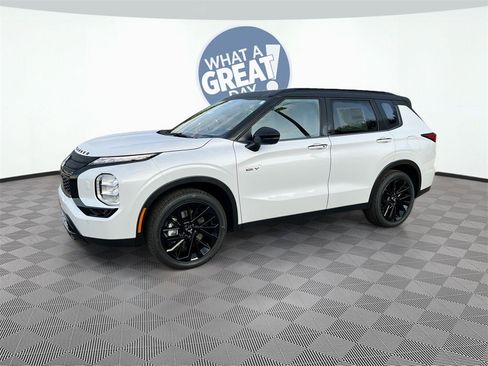 New 2025 Mitsubishi Outlander SEL Black Edition image 3