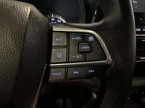 Used 2021 Toyota Highlander L AWD/4WD image 42