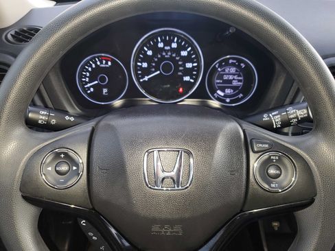 Used 2019 Honda HR-V LX image 14