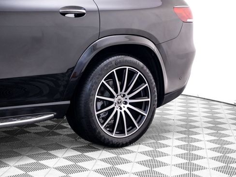 Used 2022 Mercedes-Benz GLS 450 4MATIC w/ AMG Line Exterior image 36