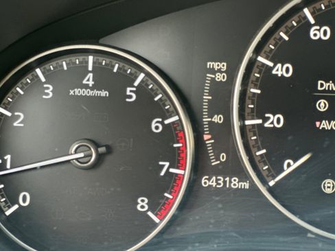 Used 2021 MAZDA MAZDA3 Hatchback w/Premium Plus Pkg image 24