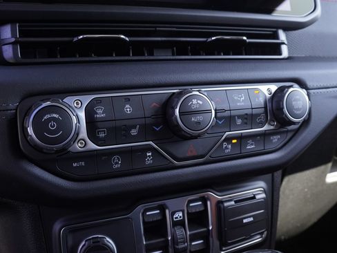 New 2026 Jeep Gladiator Rubicon AWD/4WD image 17