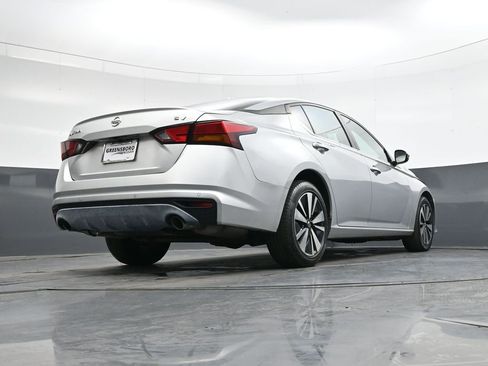 Used 2022 Nissan Altima 2.5 SV w/ SV Premium Package image 33