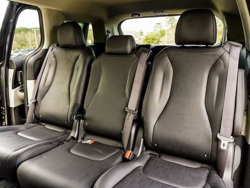 Used 2023 Kia Carnival SX image 34