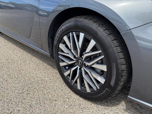 Used 2025 Nissan Altima 2.5 SV FWD image 26