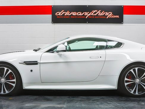 Used 2011 Aston Martin V12 Vantage Coupe image 13
