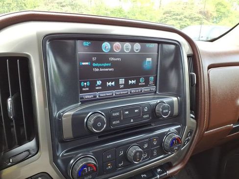 Used 2018 Chevrolet Silverado 1500 High Country AWD/4WD image 16