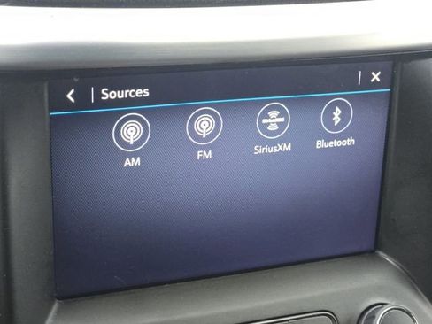 Used 2023 GMC Acadia SLE w/ Driver Convenience Package image 7