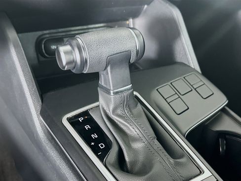 Used 2025 Kia Sportage LX image 23