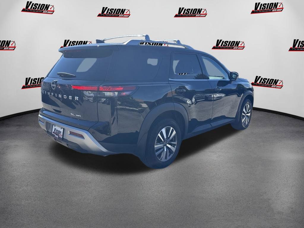 Used 2024 Nissan Pathfinder SL AWD/4WD image 5