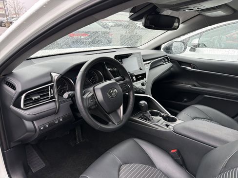 Used 2024 Toyota Camry SE w/ Convenience Package image 9