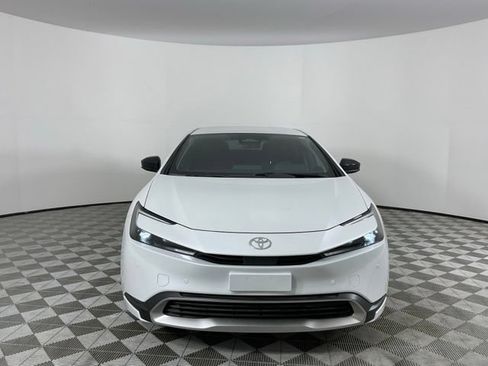 Used 2026 Toyota Prius Plug-In Hybrid FWD image 2