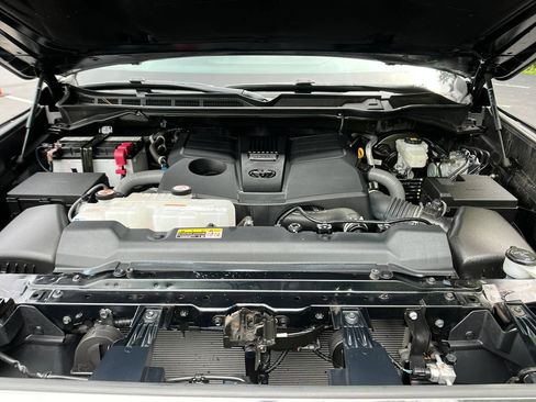 Used 2025 Toyota Tundra Platinum AWD/4WD image 23