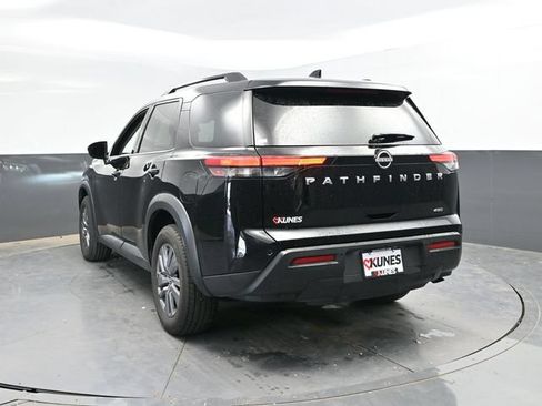 Used 2025 Nissan Pathfinder SV AWD/4WD image 10