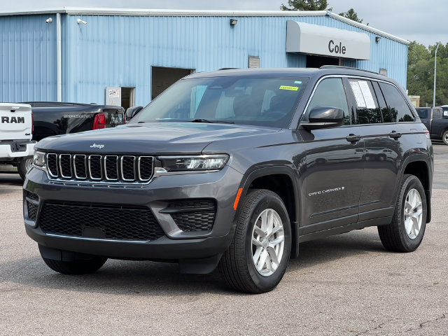 Used 2025 Jeep Grand Cherokee Laredo X w/ Luxury Tech Group I AWD/4WD image 42
