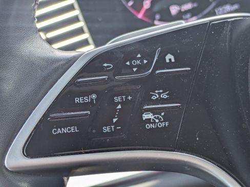 Used 2024 Mercedes-Benz GLS 450 4MATIC image 26