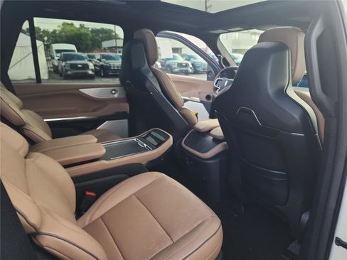 New 2026 Lincoln Navigator Black Label AWD/4WD image 23