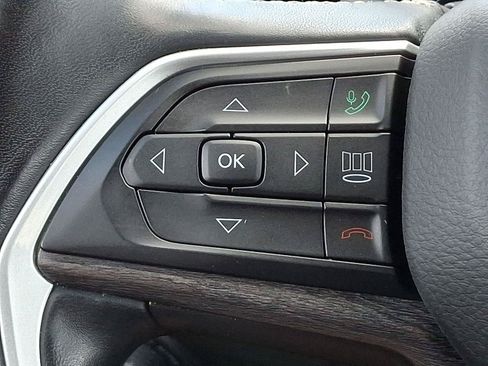 Certified 2021 Jeep Grand Cherokee L Limited AWD/4WD image 24