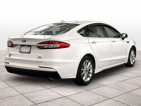 Used 2019 Ford Fusion SE FWD image 11