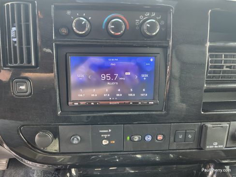 Used 2020 Chevrolet Express 2500 w/ Enhanced Convenience Package RWD image 35