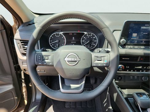 Used 2026 Nissan Rogue SV FWD image 19