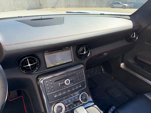 Used 2014 Mercedes-Benz SLS AMG GT Roadster image 17
