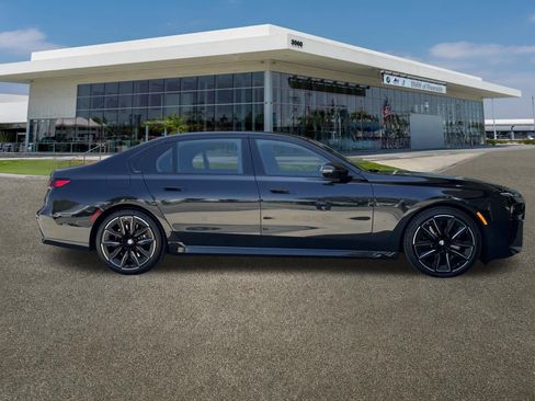 Used 2025 BMW 740i xDrive w/ Premium Package AWD/4WD image 12