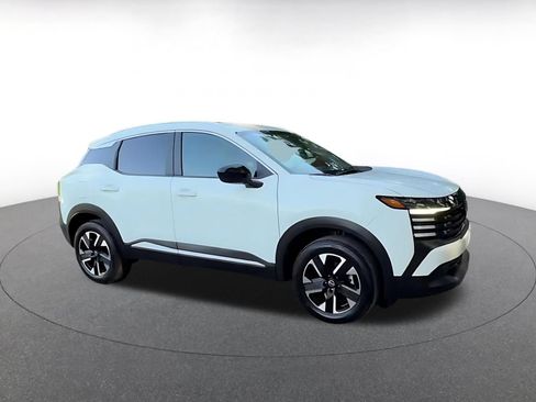Used 2026 Nissan Kicks SV w/ Cold Weather Package AWD/4WD image 2