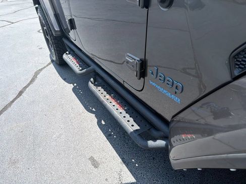 Used 2021 Jeep Wrangler Unlimited Rubicon 4xe w/ Cold Weather Group AWD/4WD image 10