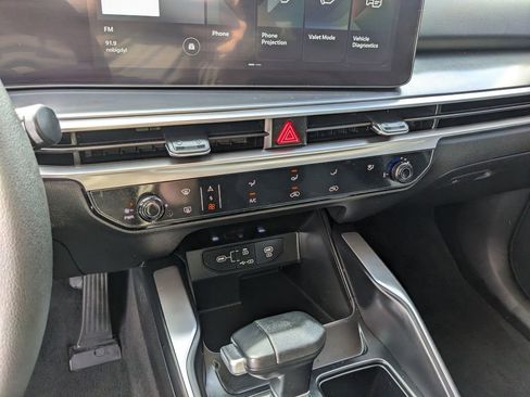 Certified 2025 Kia Sorento LX image 26