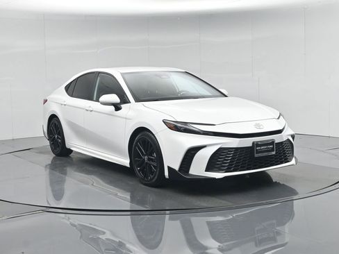 Used 2025 Toyota Camry SE FWD image 58