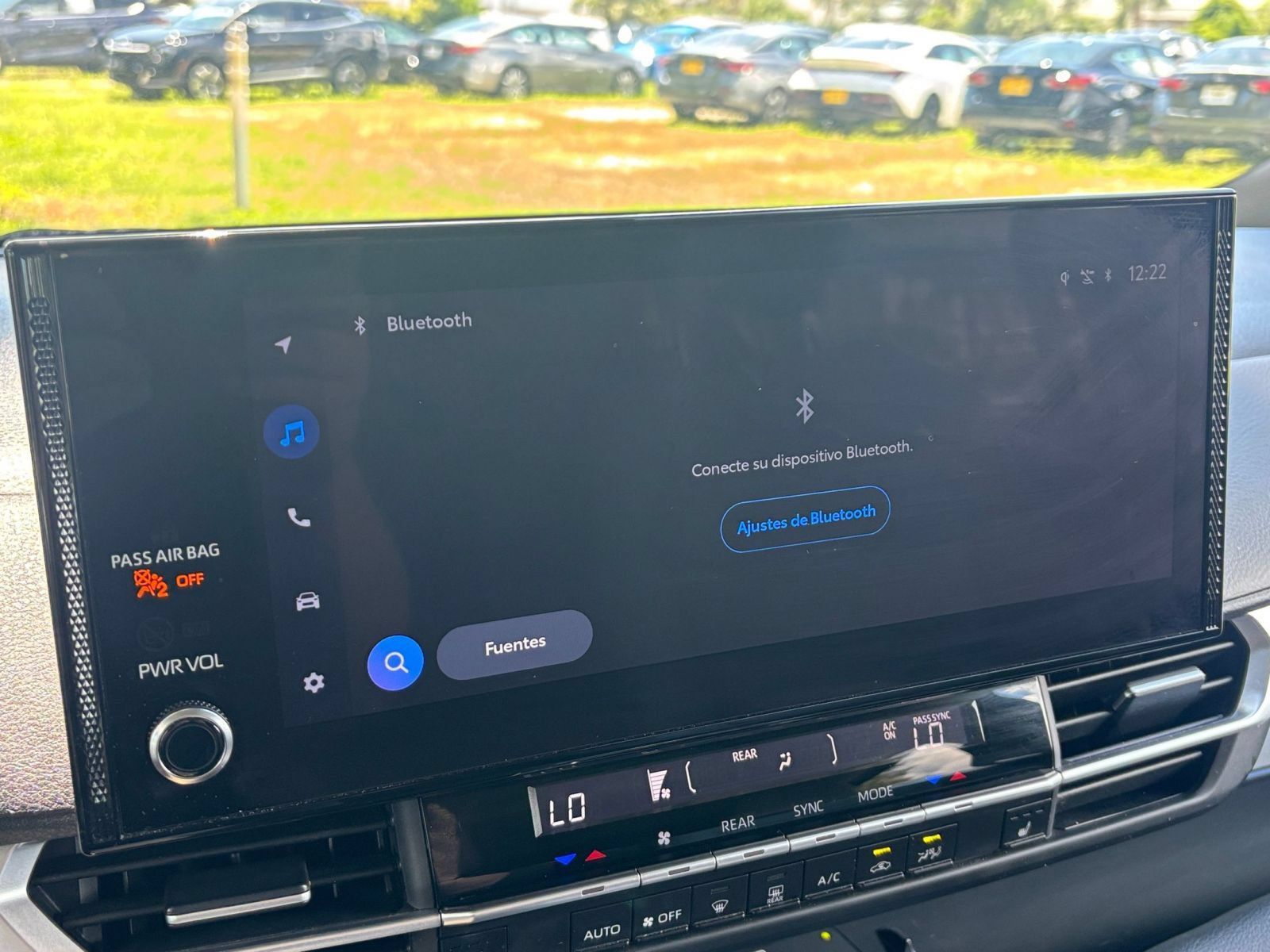 Used 2025 Toyota Sienna XLE FWD image 20