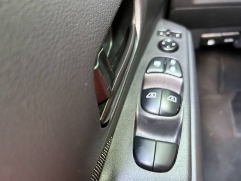Used 2020 Nissan Kicks S FWD image 26