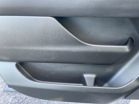 Used 2025 Chevrolet Suburban Z71 image 21