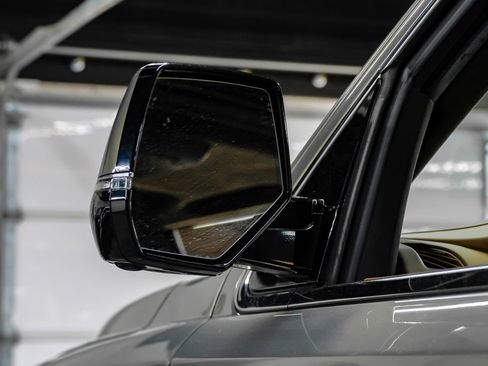 Used 2018 Cadillac Escalade ESV Platinum image 52