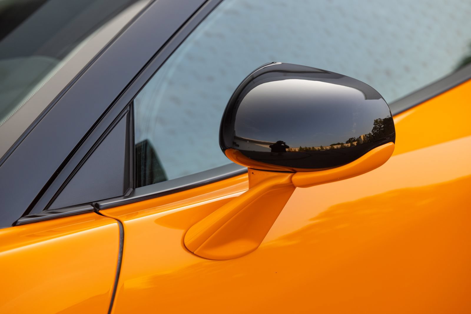 Used 2025 McLaren GTS RWD image 35