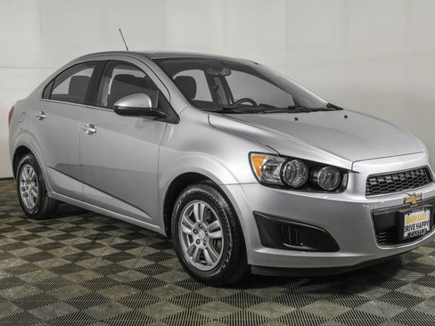 Used 2016 Chevrolet Sonic LT image 10