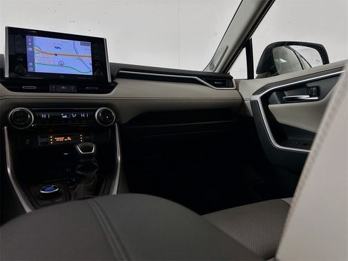 Used 2019 Toyota RAV4 Limited image 24