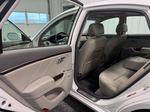 Used 2010 Hyundai Azera Limited w/ Navigation Pkg 3 image 12