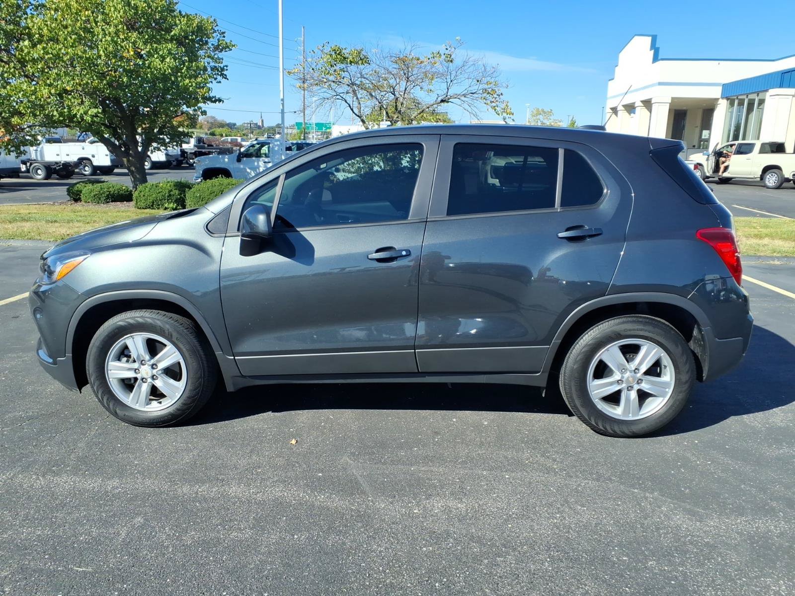 Used 2020 Chevrolet Trax LS w/ Tint and Cruise Package FWD image 4