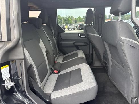 Used 2023 Ford Bronco Big Bend w/ Sasquatch Package AWD/4WD image 15