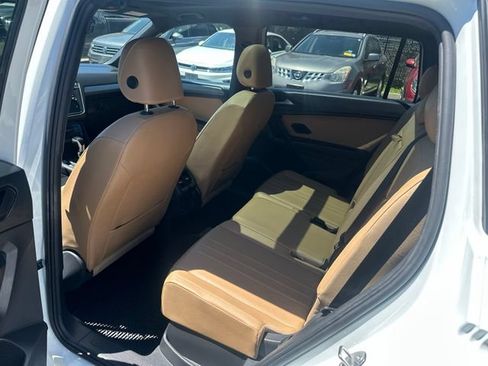 Used 2023 Volkswagen Tiguan SE w/ Panoramic Sunroof Package AWD/4WD image 23