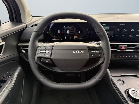 New 2026 Kia Sportage LX image 12